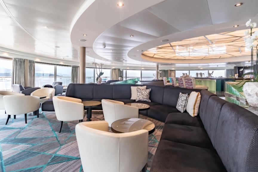 Seabourn Quest Observation Bar